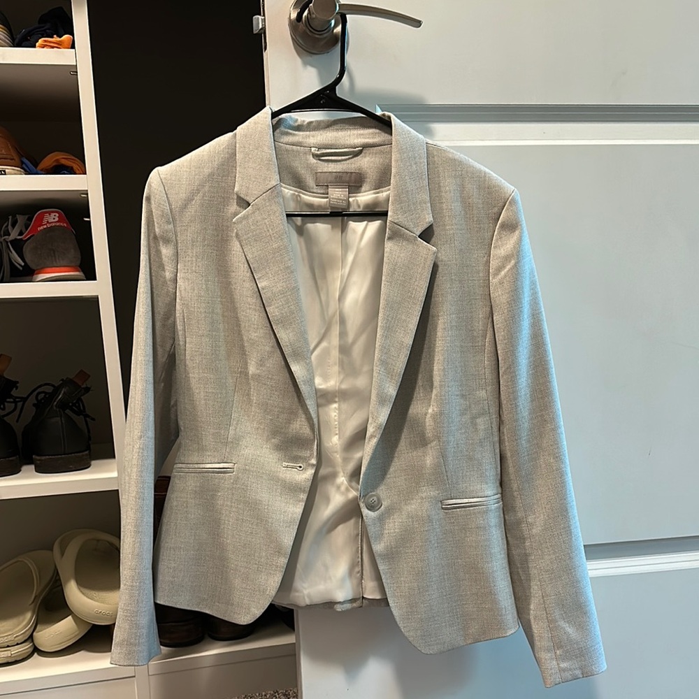 H&M Women’s Size 2 Fitted Gray Blazer